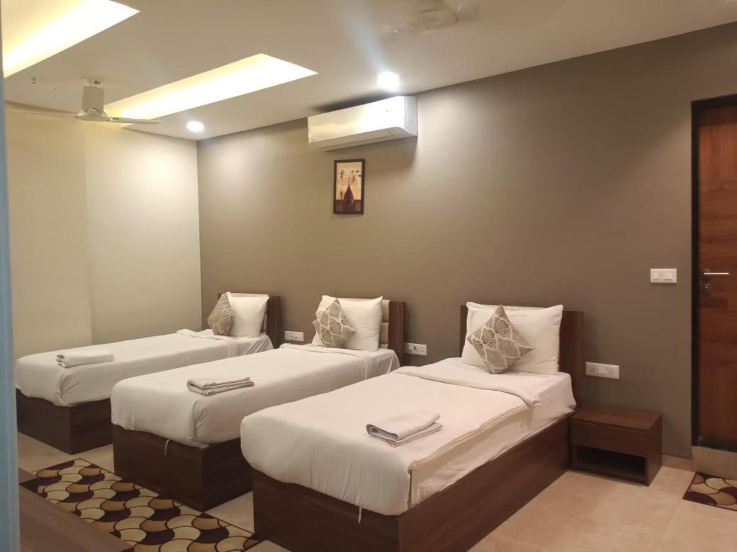 วิศวะ พาเลซ Hotel นานเดด ภายนอก รูปภาพ