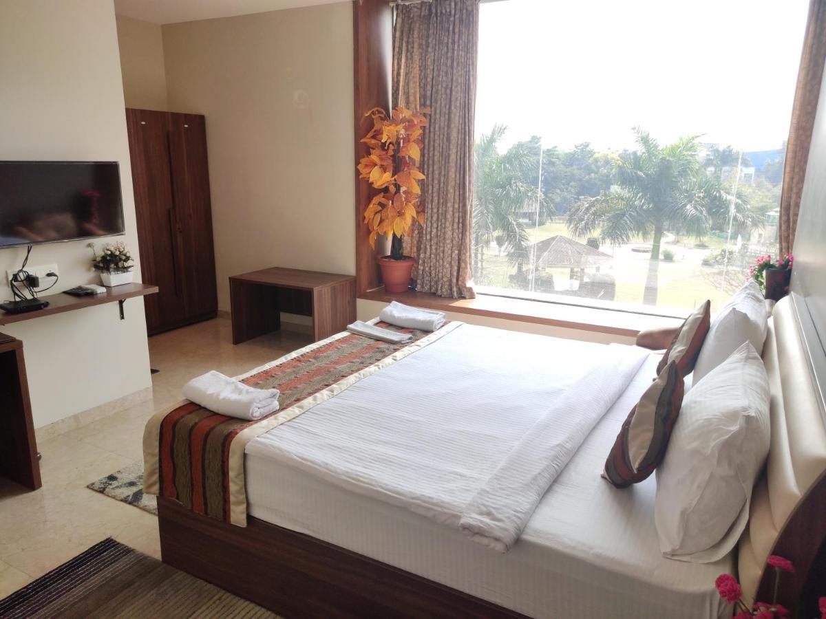 วิศวะ พาเลซ Hotel นานเดด ภายนอก รูปภาพ
